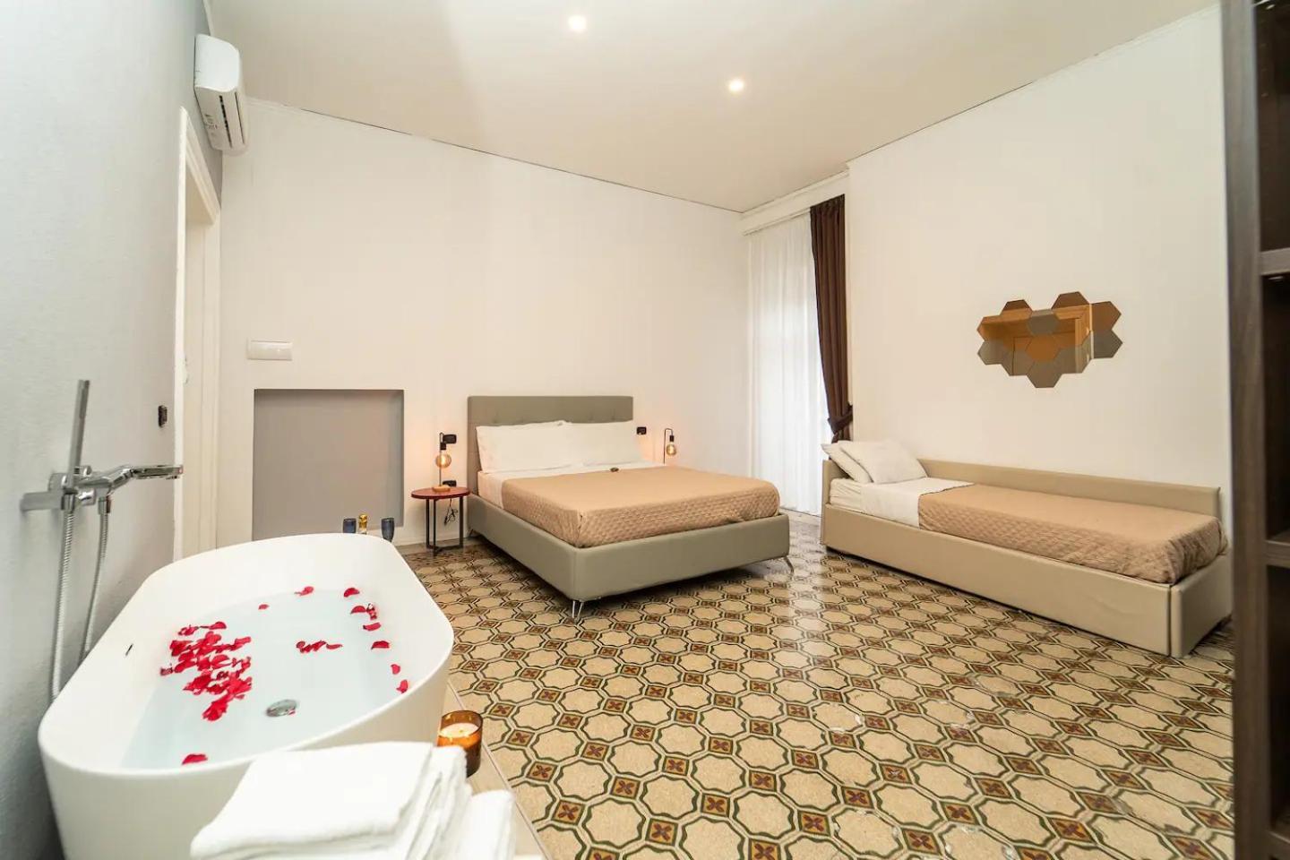 La Piazza Suite Neapel Exterior foto