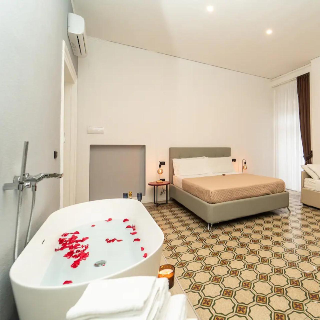 La Piazza Suite Neapel Exterior foto